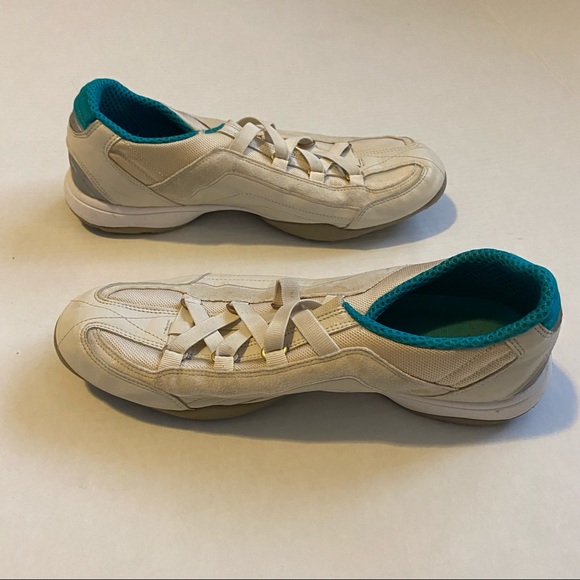 DKNY Women’s slip on cream sneakers size 10 - Picture 5 of 8